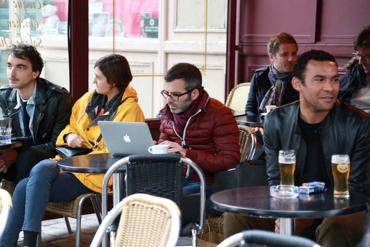 apple-users-in-paris-pic-09
