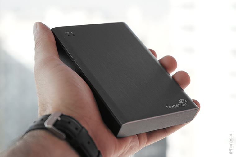 seagate-wireless-in-hand