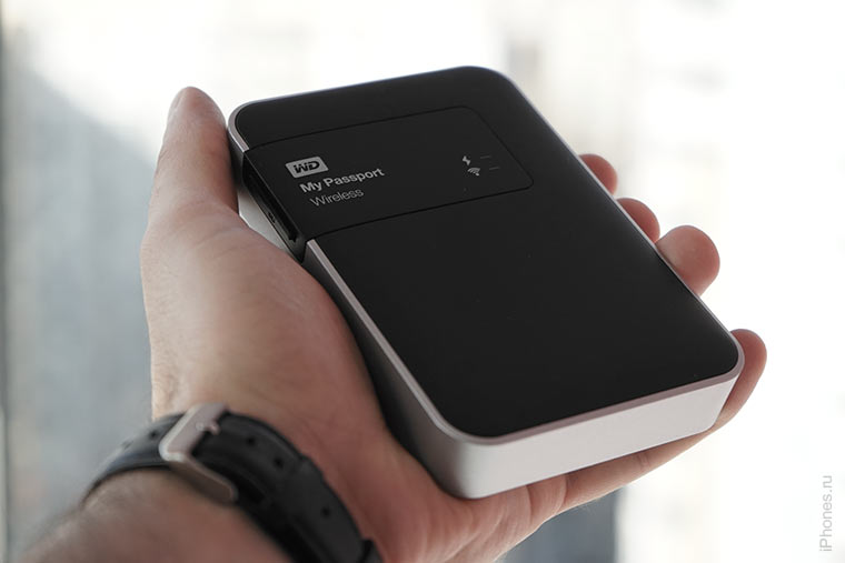 wd-mypassport-wireless-in-hand