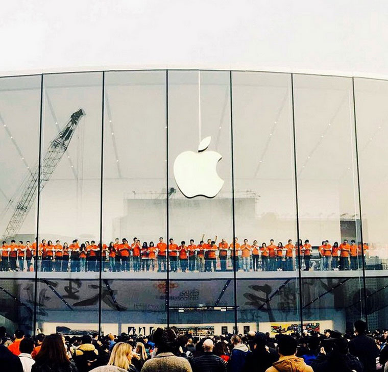 14-Unlikely-Success-of-Apple-Store