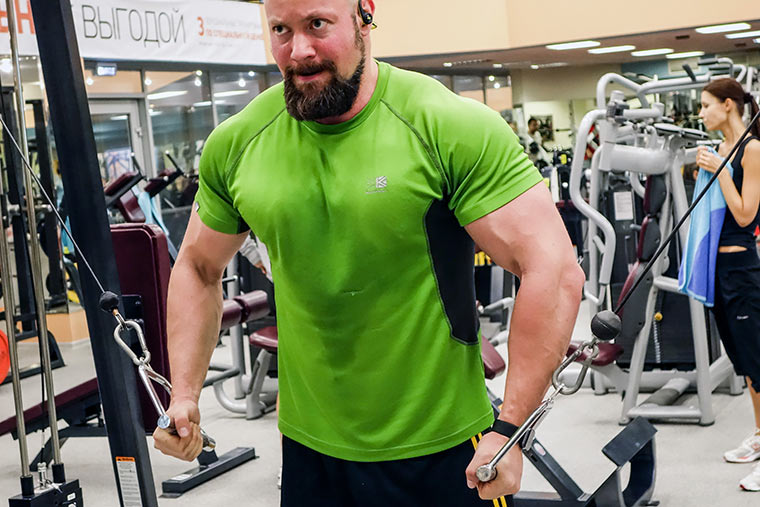 06-Golds-Gym-Body-Transformation
