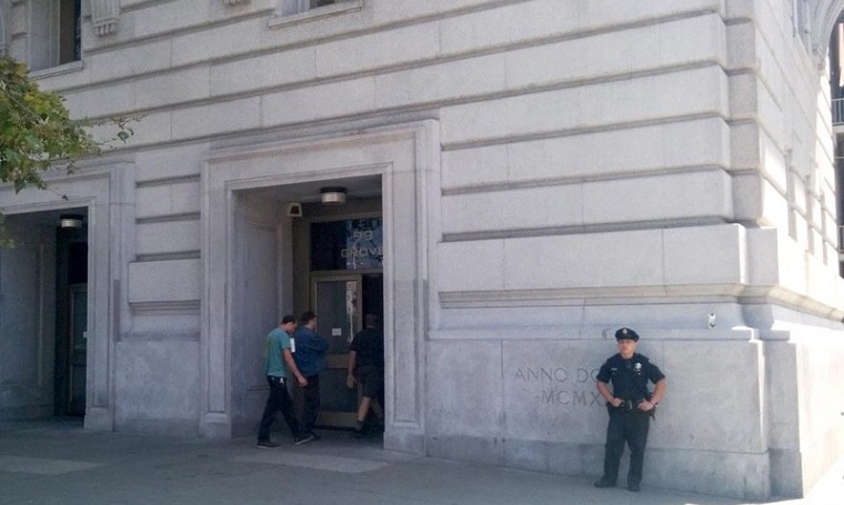 Bill_Graham_Civic_Auditorium_Police