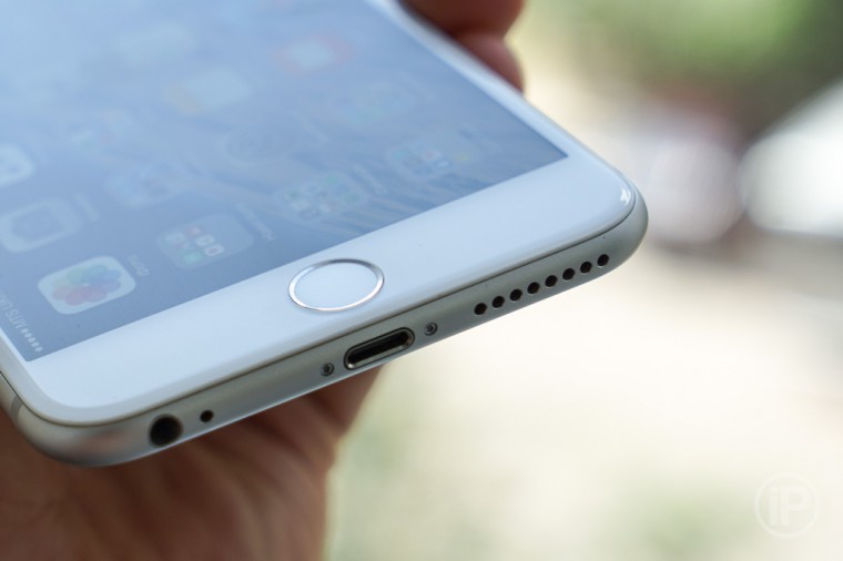 16-iPhone-6-Plus-InUse