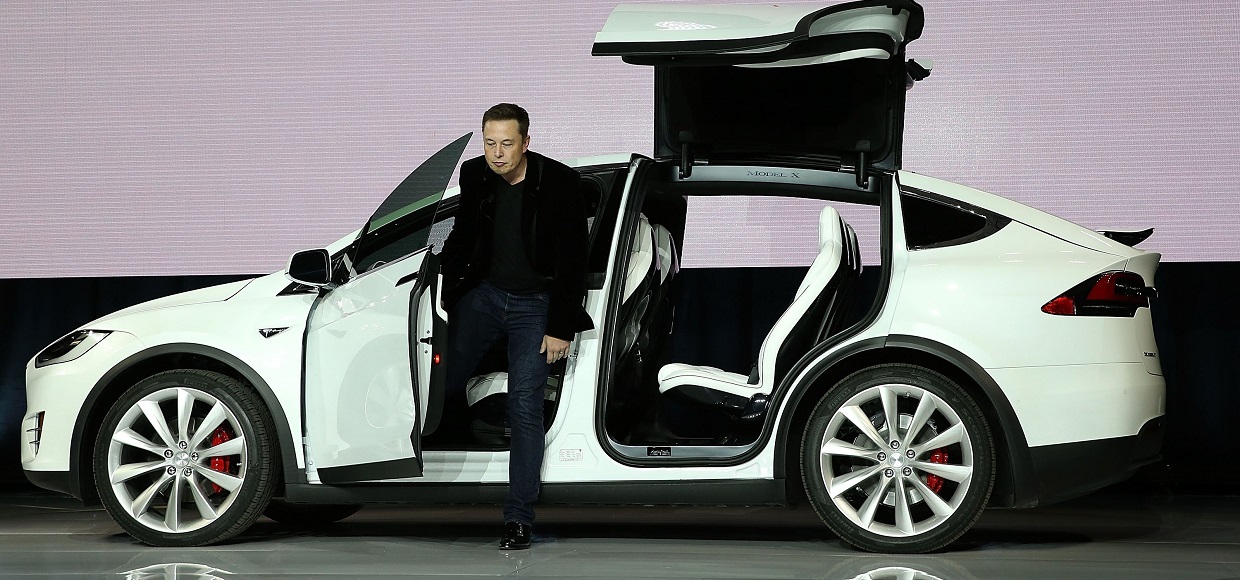 Представлен Tesla X. Теперь кроссовер