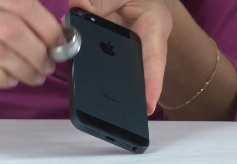 iphone-5-scratching