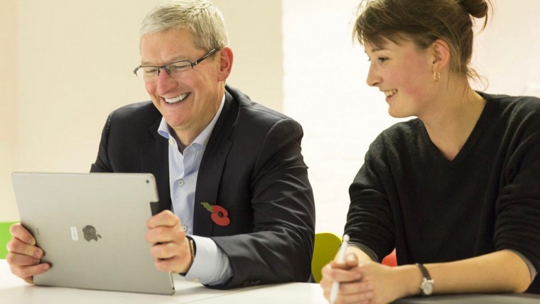 tim-cook-ipad-pro-16-9
