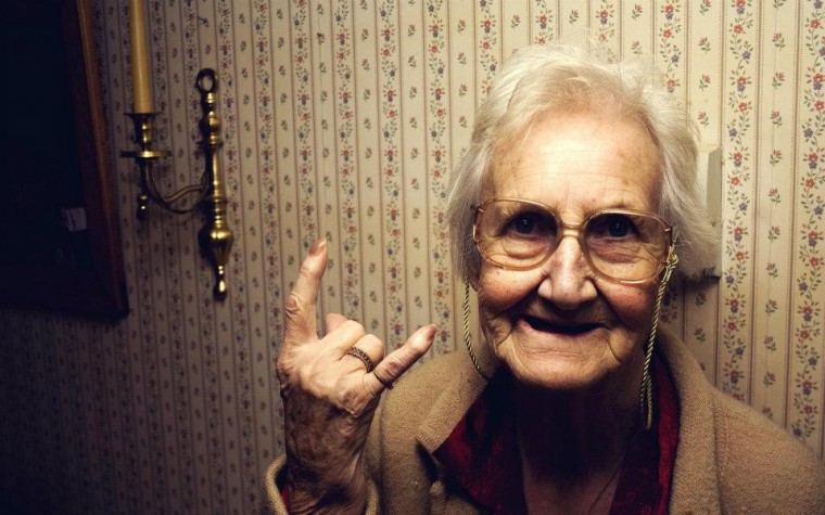 grandma-old-lady-rock-rock-on-funny-cool-unique-favim-com-460891