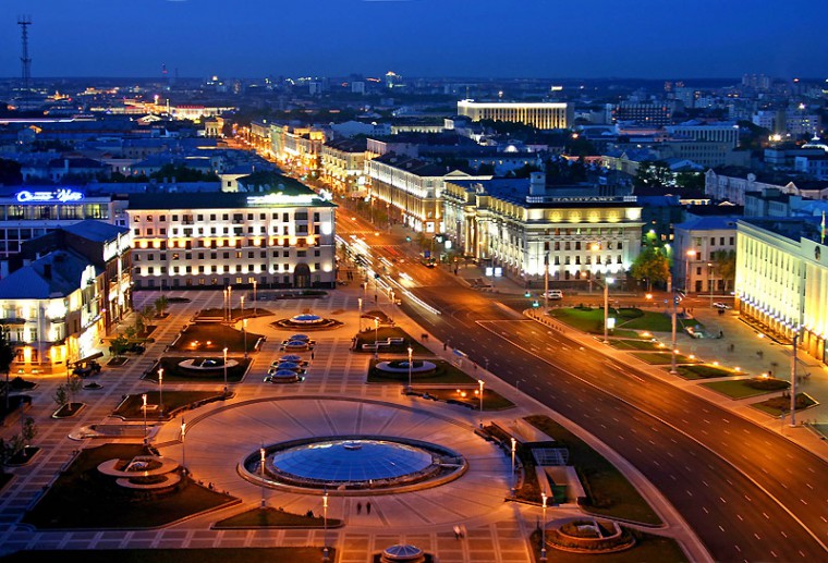 13103445-minsk_night