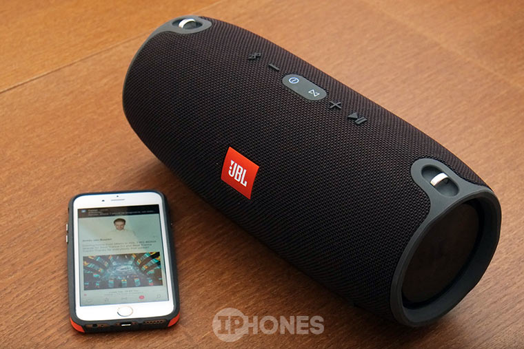 jbl-xtreme-iphone-2