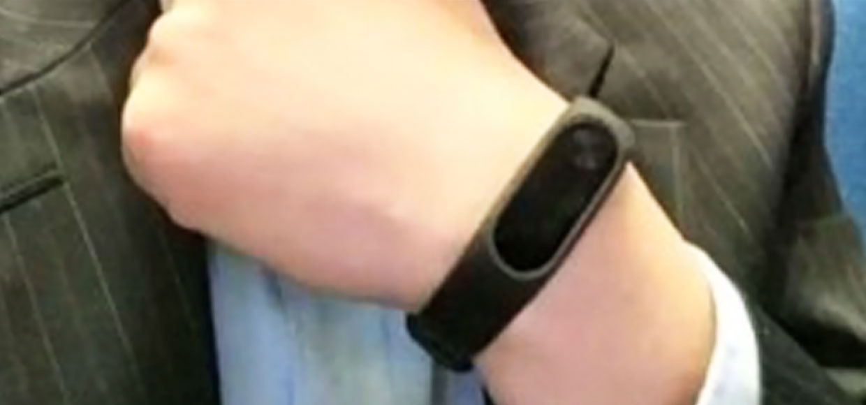 Xiaomi Mi Band 2 теперь будет с экраном