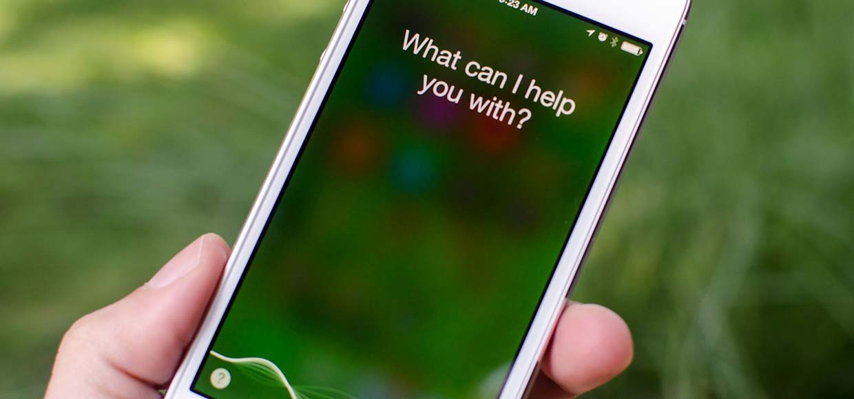 Siri в iOS 9.3.1 может «разболтать» контакты и показать все фото