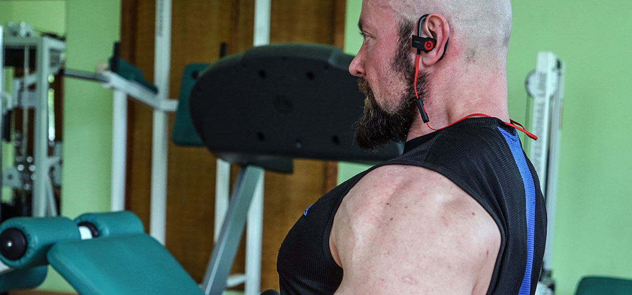 Мой опыт и путь к идеальной Bluetooth-гарнитуре Powerbeats2 Wireless