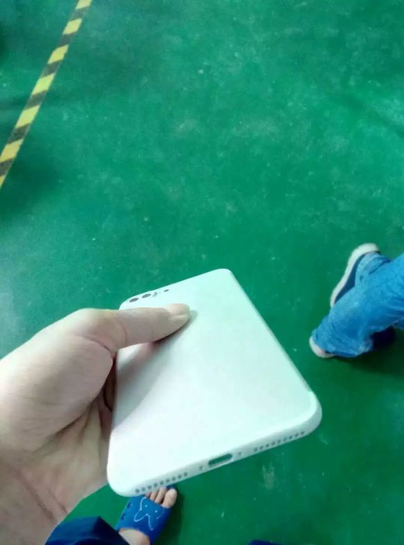 iPhone7PlusMaketIn3