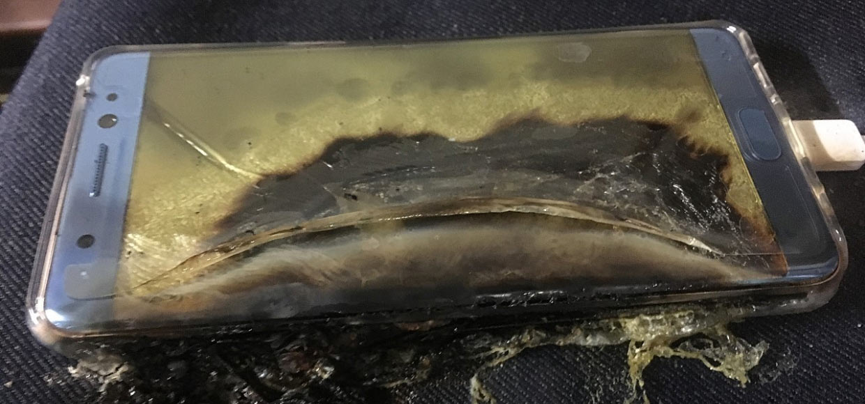 Названа неофициальная причина взрывов Galaxy Note7