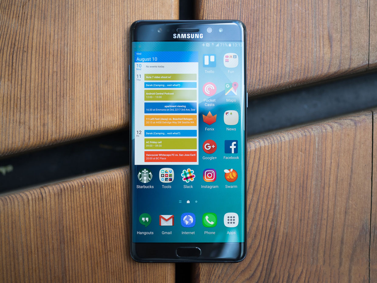 galaxy-note-7-front-on-wood