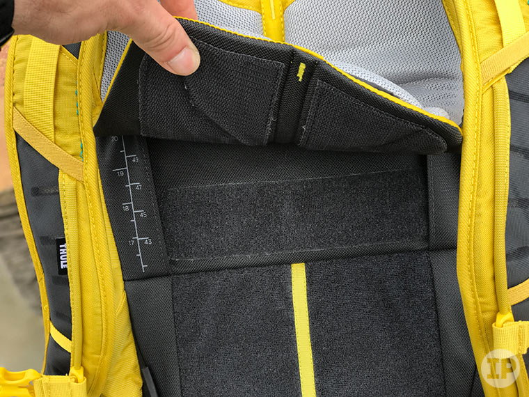 Thule-Versant-60L-height-control-2