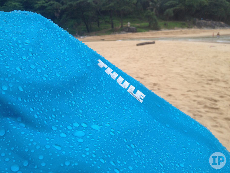 Thule-Versant-60L-raincover2