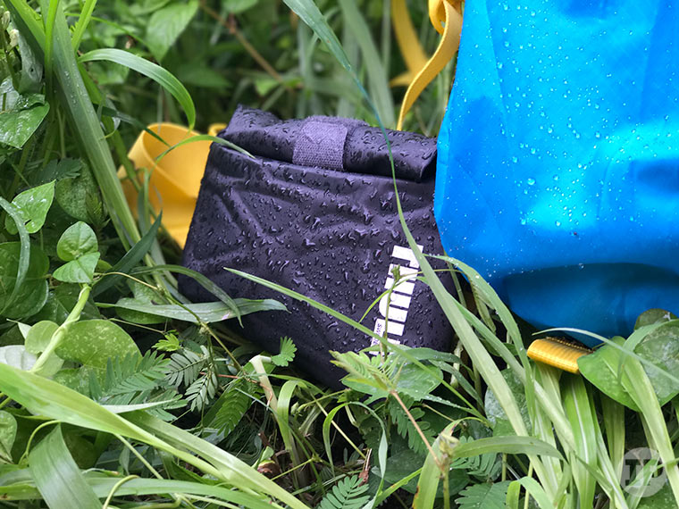 Thule-Versant-60L-waterproof