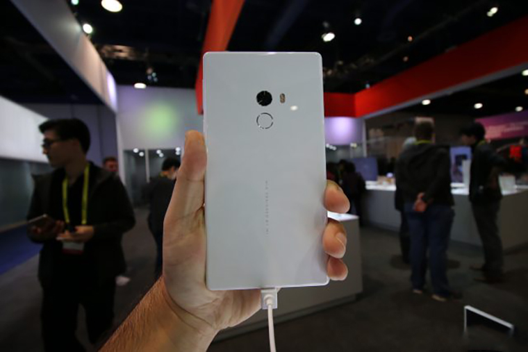mi-mix-white-1-640x427