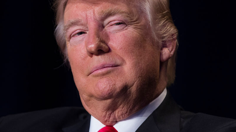 Трамп-пам-пам. Samsung схантила мощного пиарщика