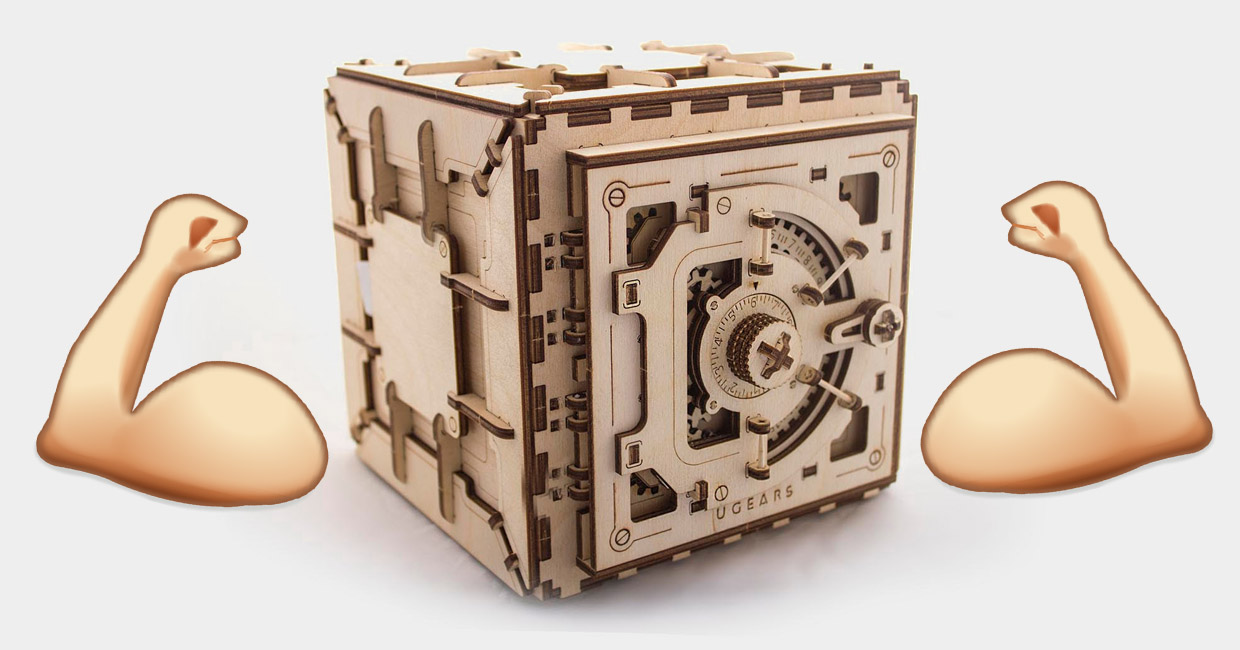 Собрал сейф UGEARS и убедился: да, я мужик. А ты?