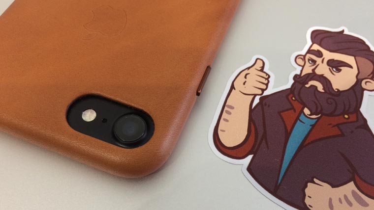 official-leather-case-apple-iphone-7-4