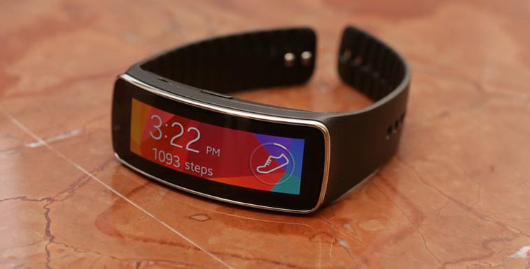 samsung-galaxy-gear-fit-product-photos-01
