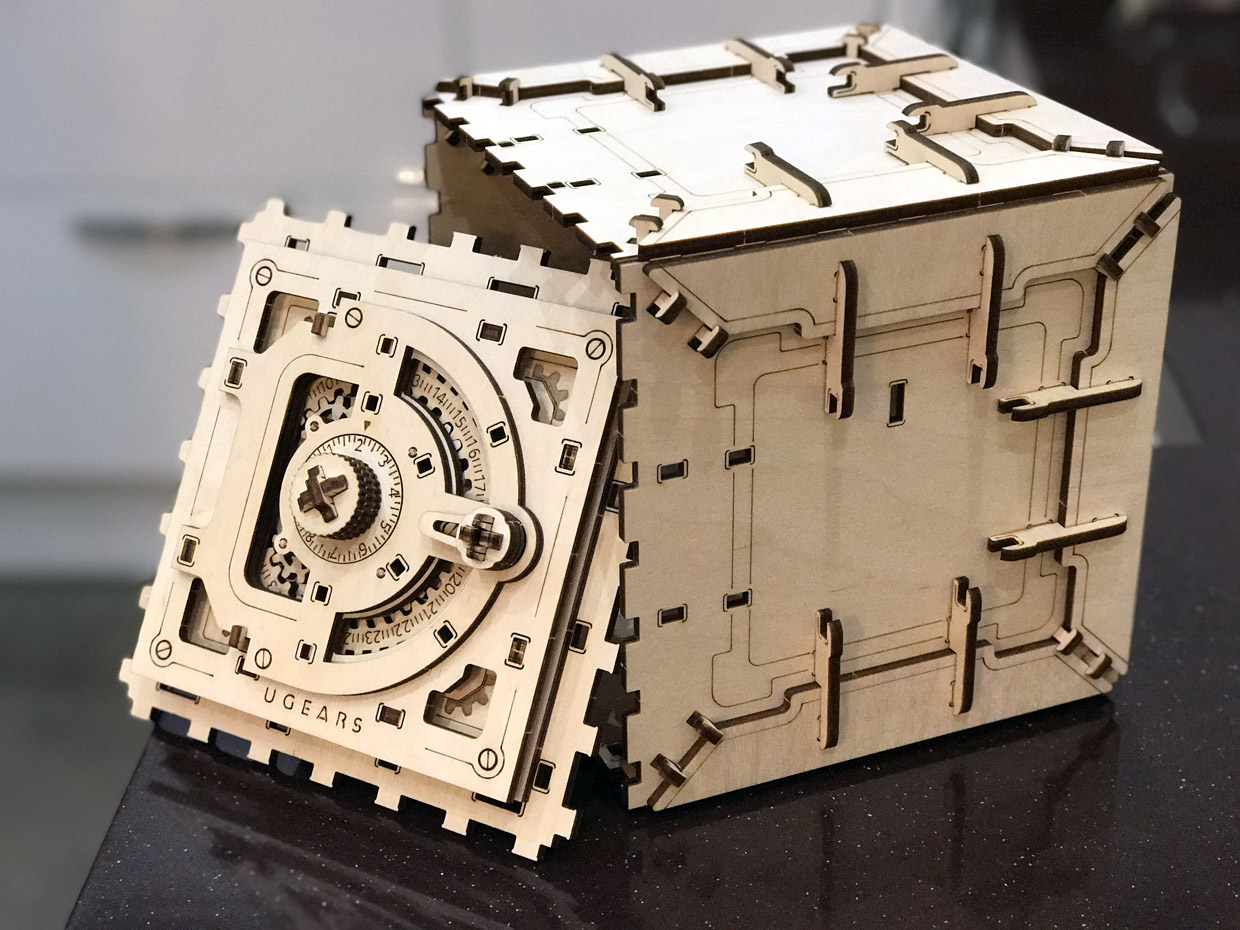 ugears-safe-3