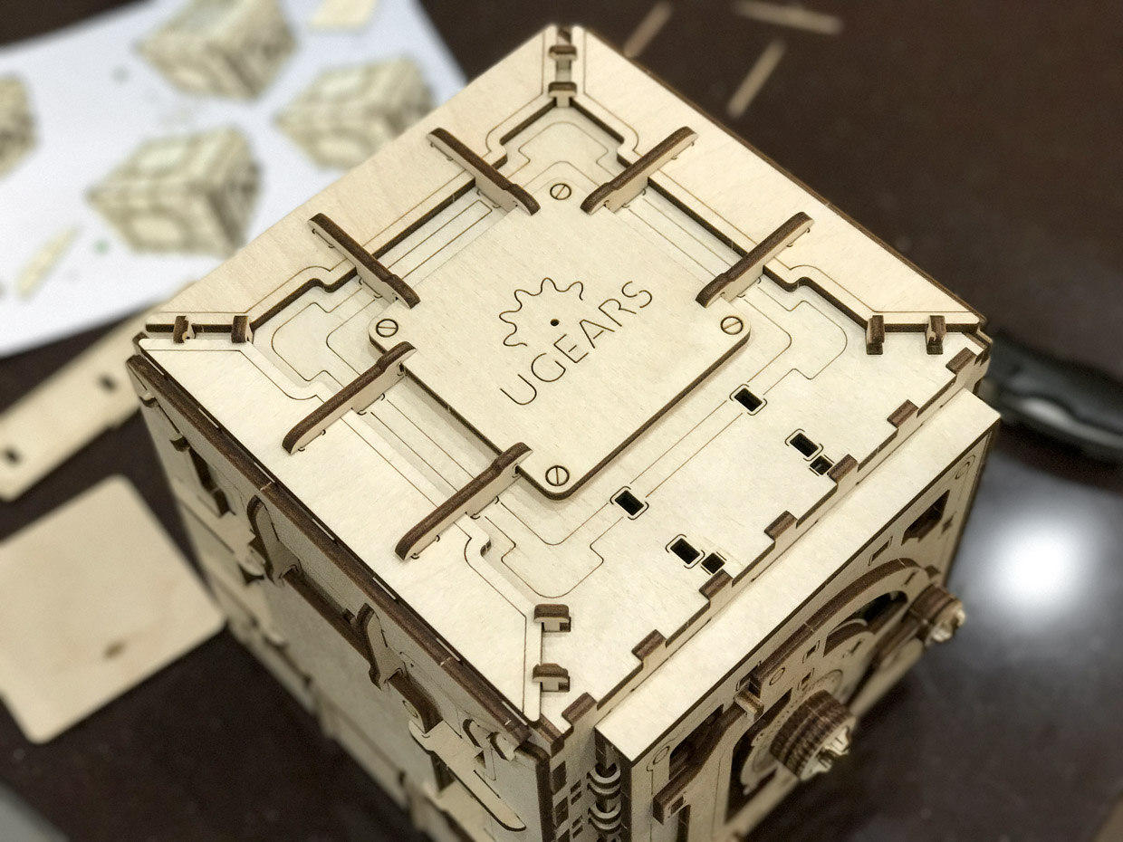 ugears-safe-4