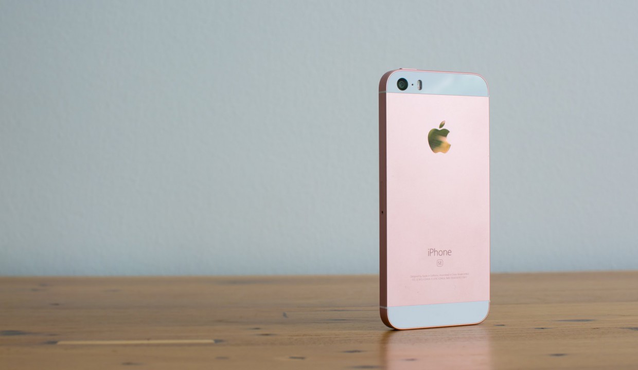 Apple выпустила iPhone SE на 32 и 128 ГБ. Больше не будет 16 и 64 ГБ