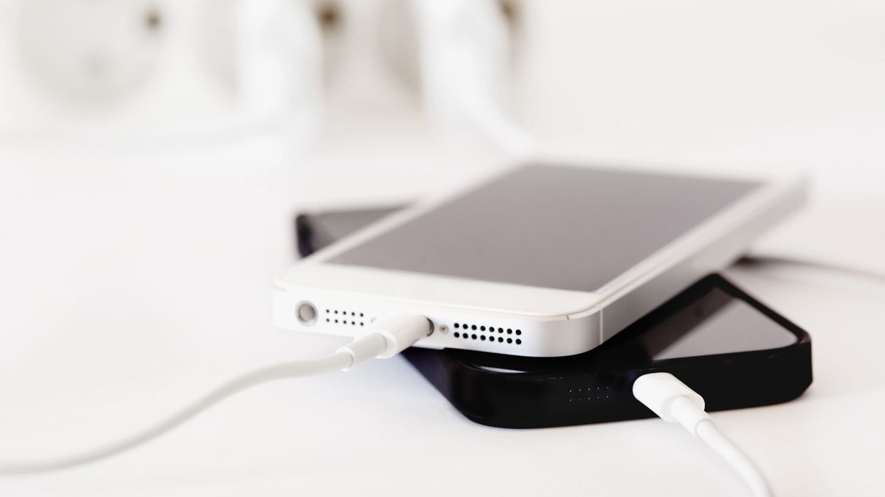 Можно ли оставлять iPhone на зарядке на ночь