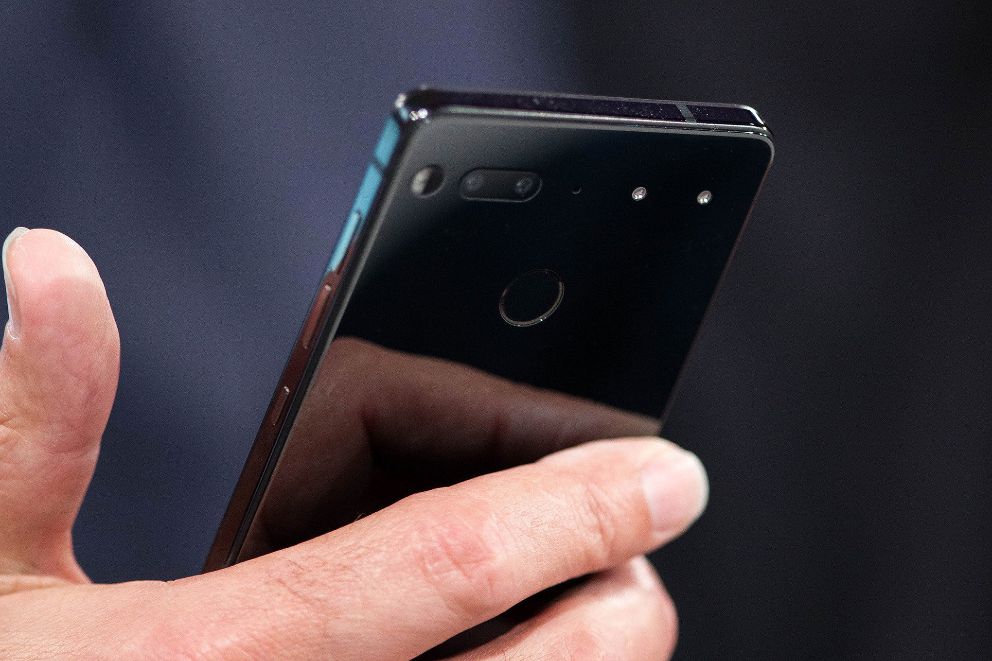 Essential Phone провалился, компанию покидают ключевые сотрудники