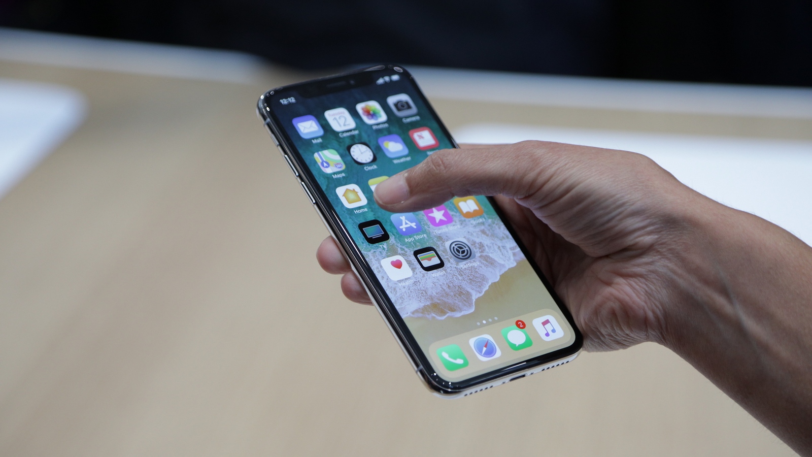 Apple может решить вопрос с дефицитом iPhone X в ближайшее время