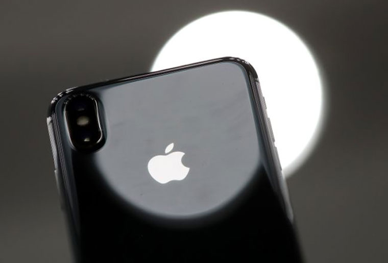 Вышел iPhone X на Android