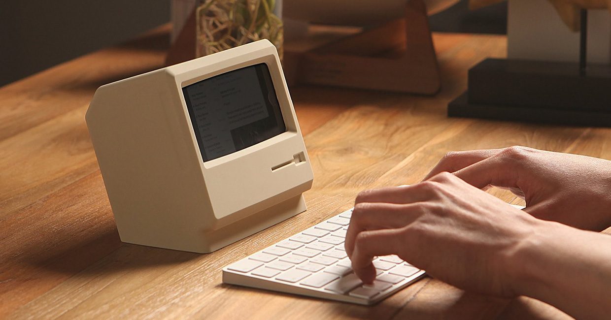Вещь. Док-станция для iPhone в стиле старого Macintosh