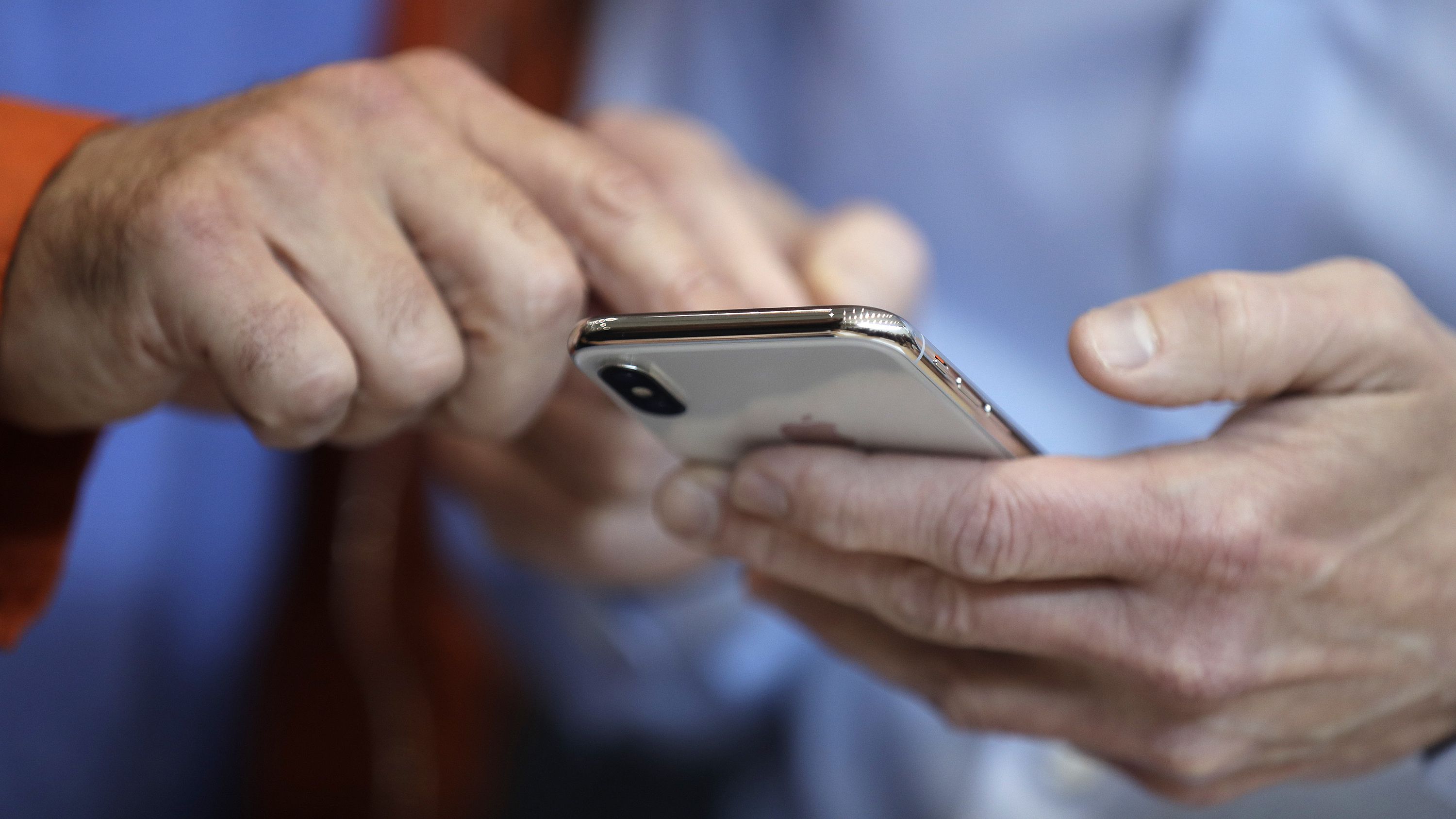 Российский сервис разобрал iPhone X, внутри всё по-новому