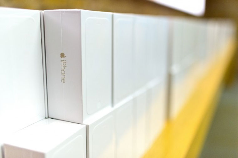 Сколько айфонов Apple сумела продать за четвертый квартал 2017 года