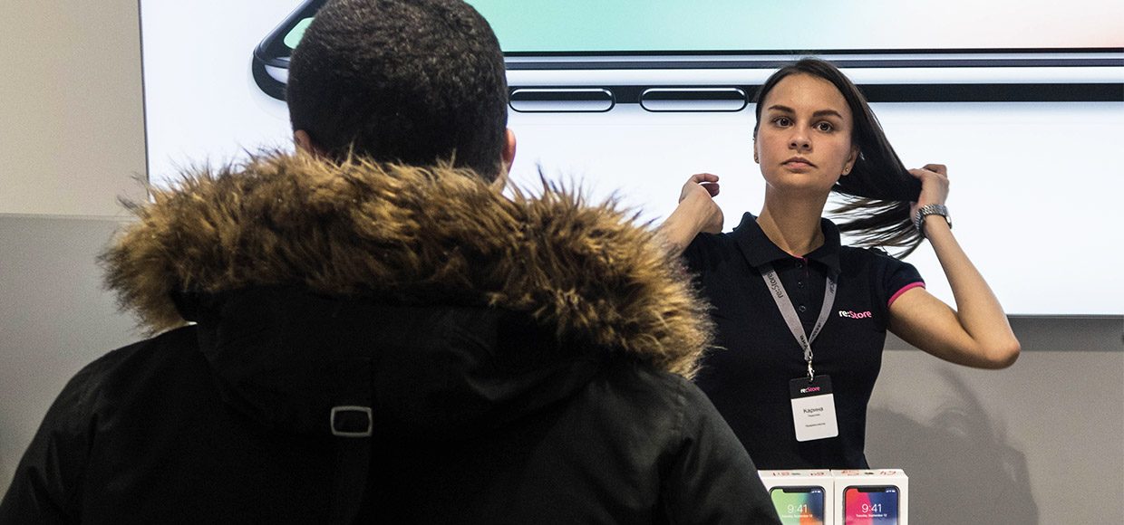 13 интересных фактов об очереди за iPhone X в Питере