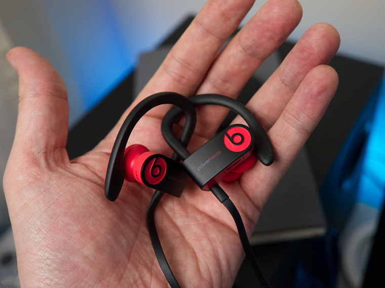 Powerbeats3. Любимые беспроводные наушники 2017 года