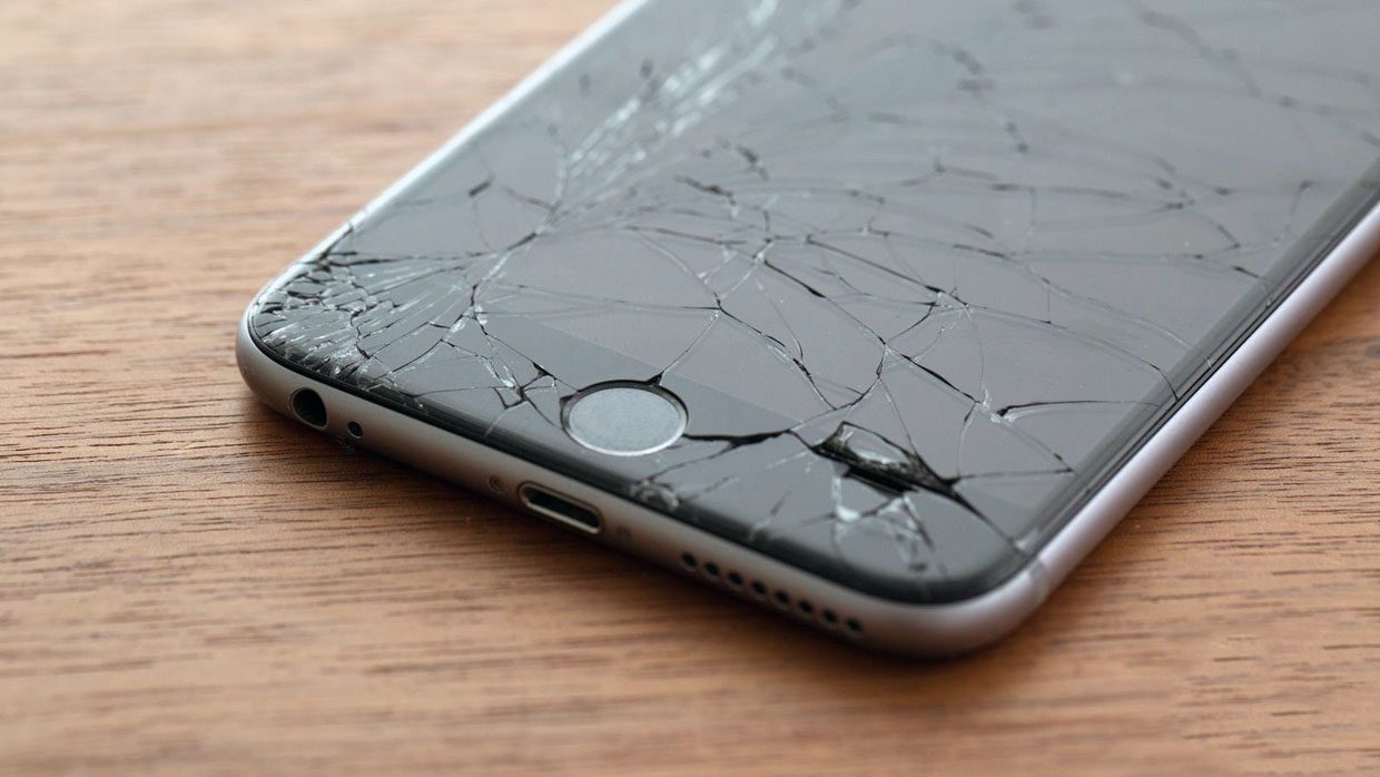 Я разбил экран iPhone. Что теперь делать?