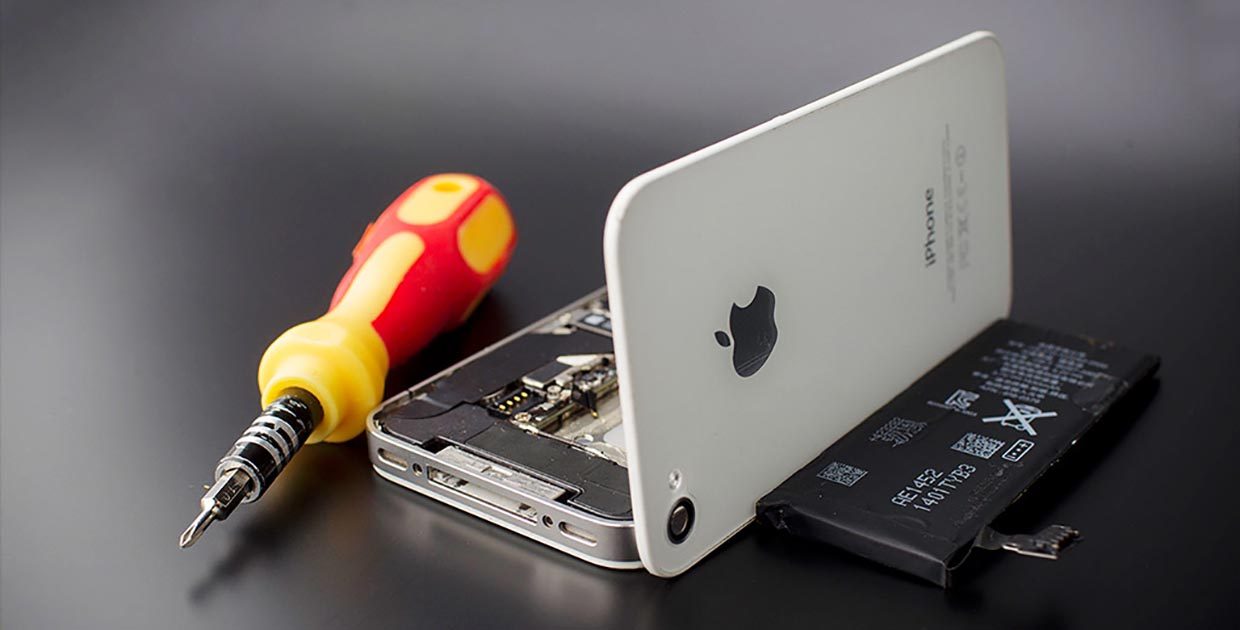 Как менялся аккумулятор iPhone за 10 лет