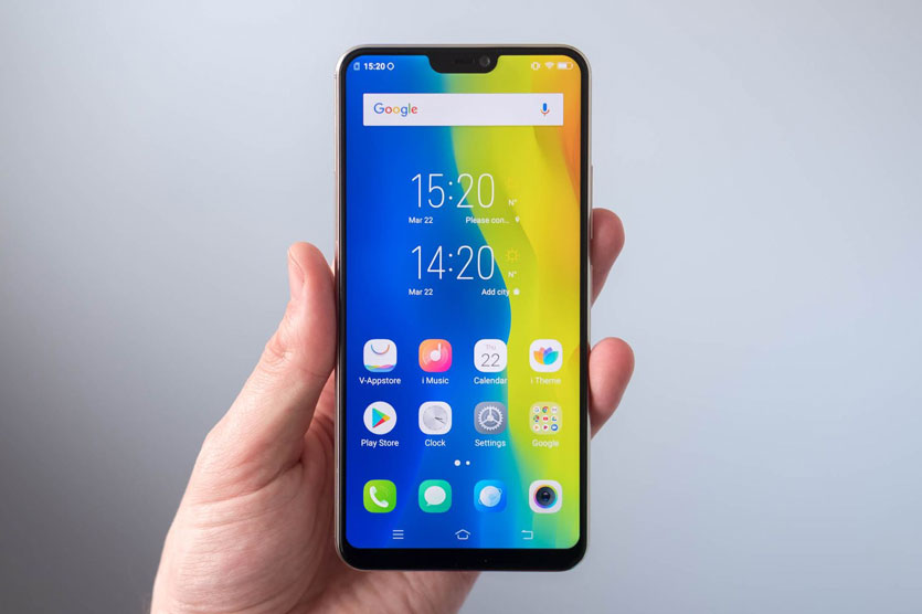 Vivo показала безумный китайский смартфон с 24 МП фронталкой
