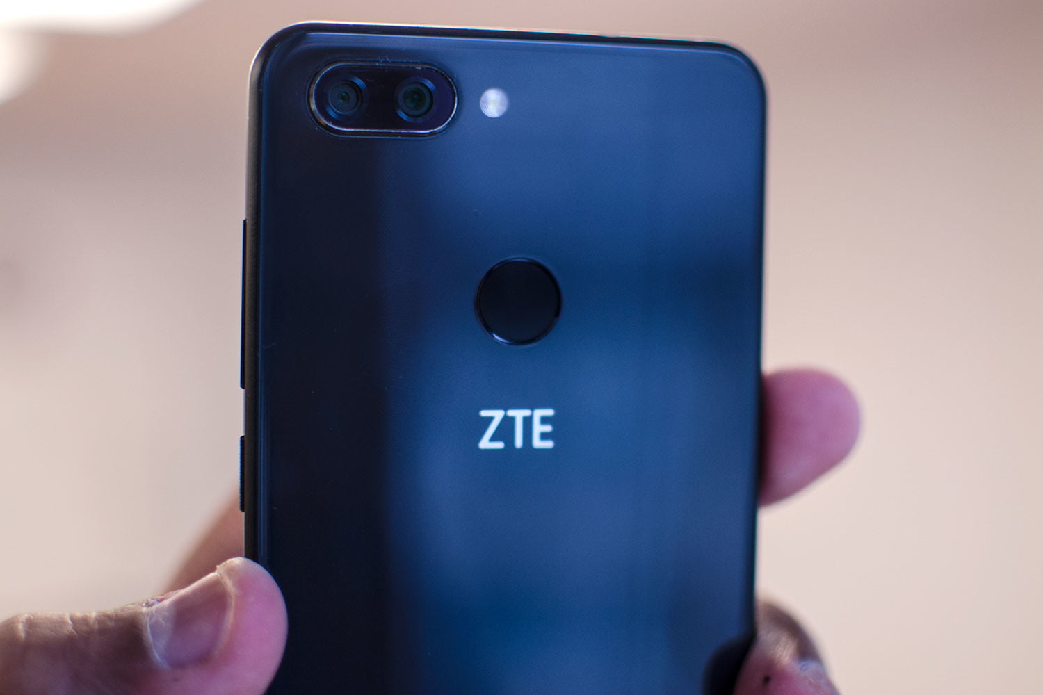 ZTE внезапно умерла. Смартфонов не будет
