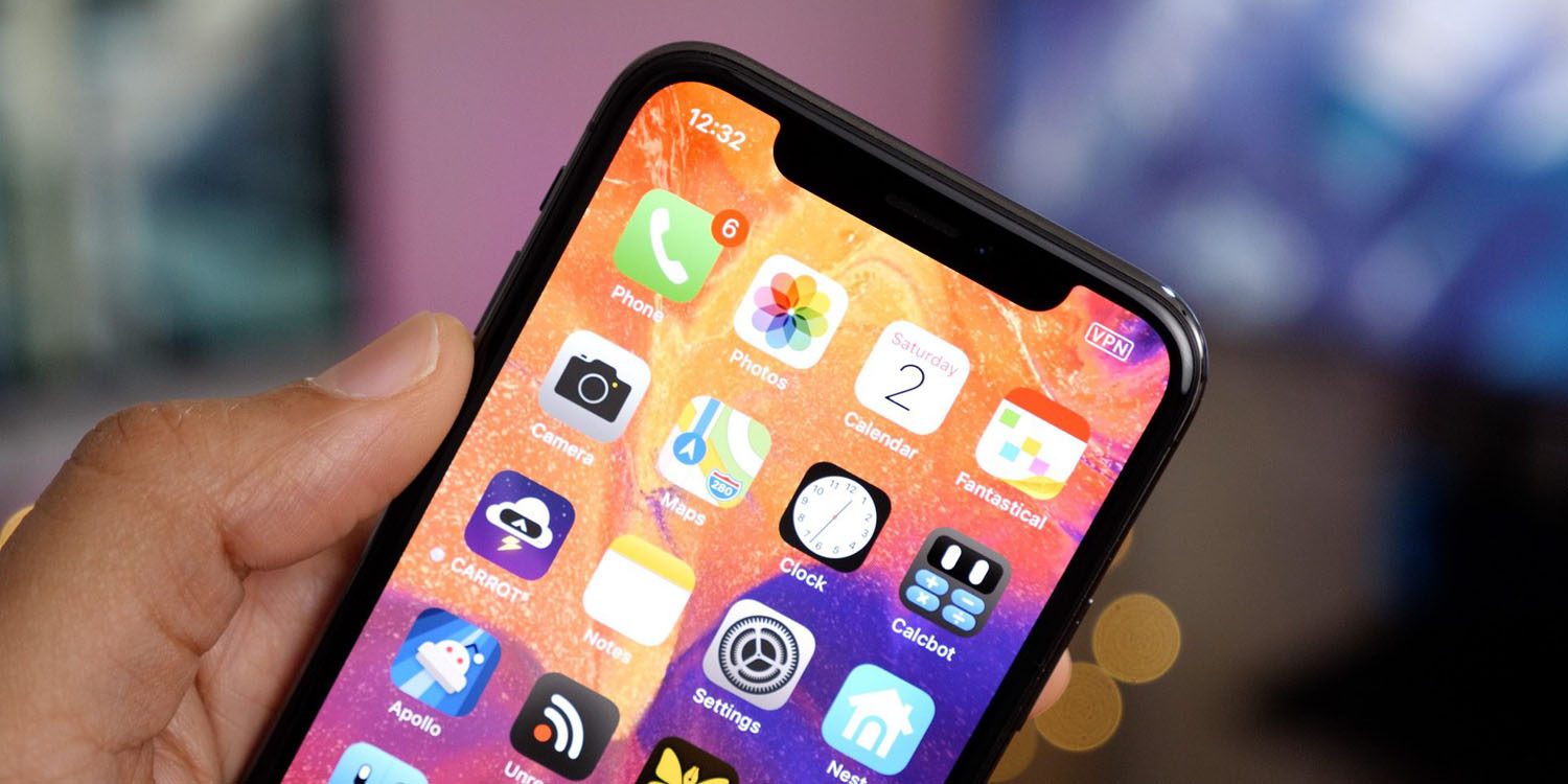 iPhone хрустит сам по себе, в гарантии отказано