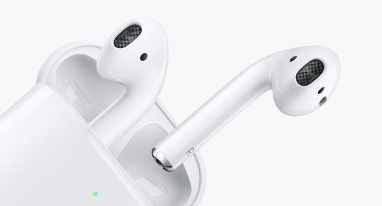 Apple выпустила AirPods 2 с беспроводной зарядкой