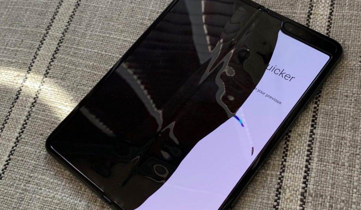 Всё плохо. Samsung вообще отложила продажи Galaxy Fold
