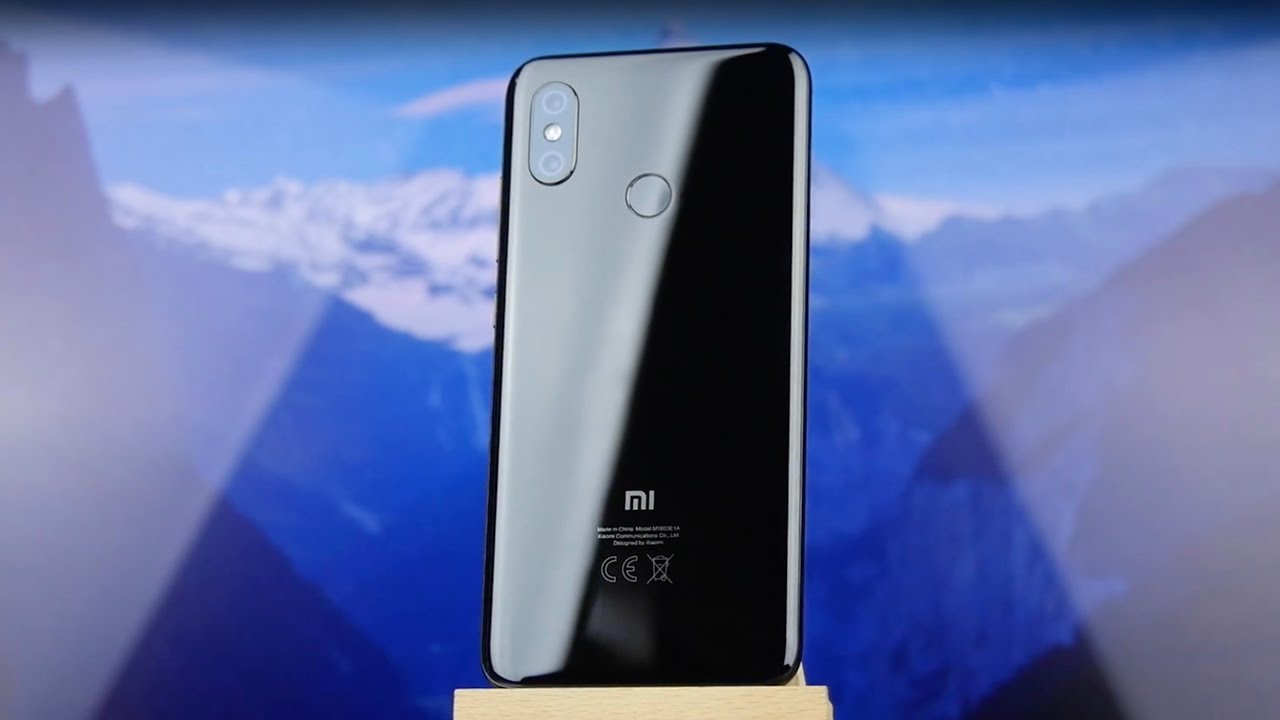 Xiaomi распродаёт в России топовый Mi 8 с огромной скидкой