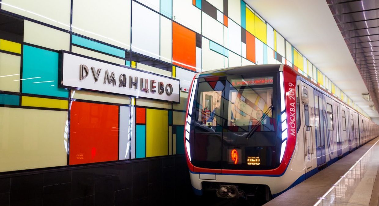 В Москве с 15 апреля запрещается ездить на метро и любом транспорте без пропуска