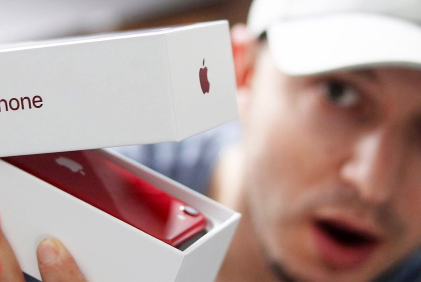 Нашёл в комплекте нового iPhone SE странную вещь
