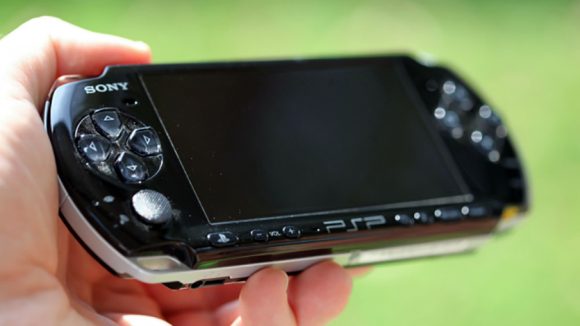 Старые PSP превращаются в бомбы и могут взорваться. Осторожнее!